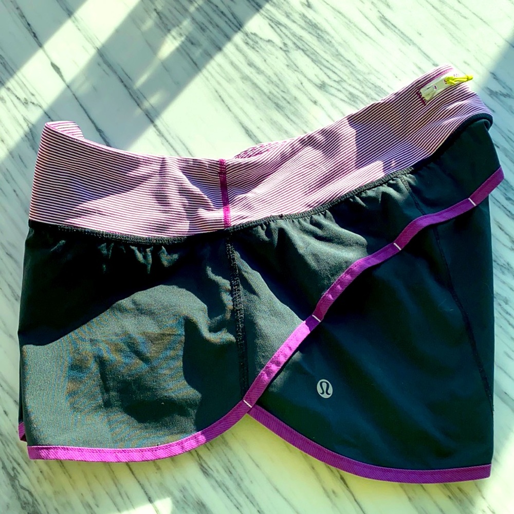 Lululemon Women’s Run Swiftly Shorts Size 8 Purple Stripe & Black